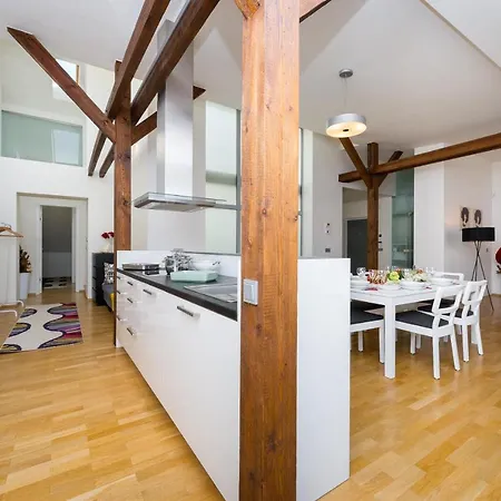 Apartament Empirent Mala Strana Praga