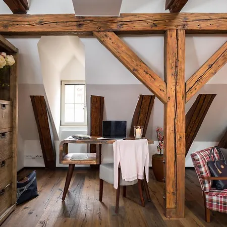 Apartament Empirent Mala Strana *