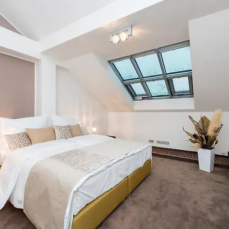 Apartmán Empirent Mala Strana *