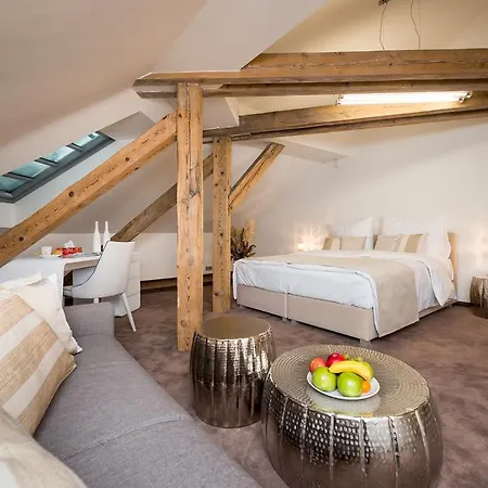 Empirent Mala Strana Apartmán *